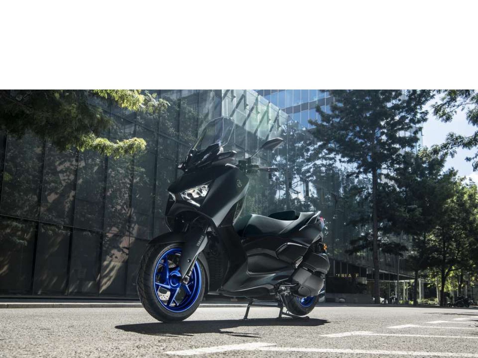 Скутер YAMAHA X - MAX 300 (Tech Black) 2023